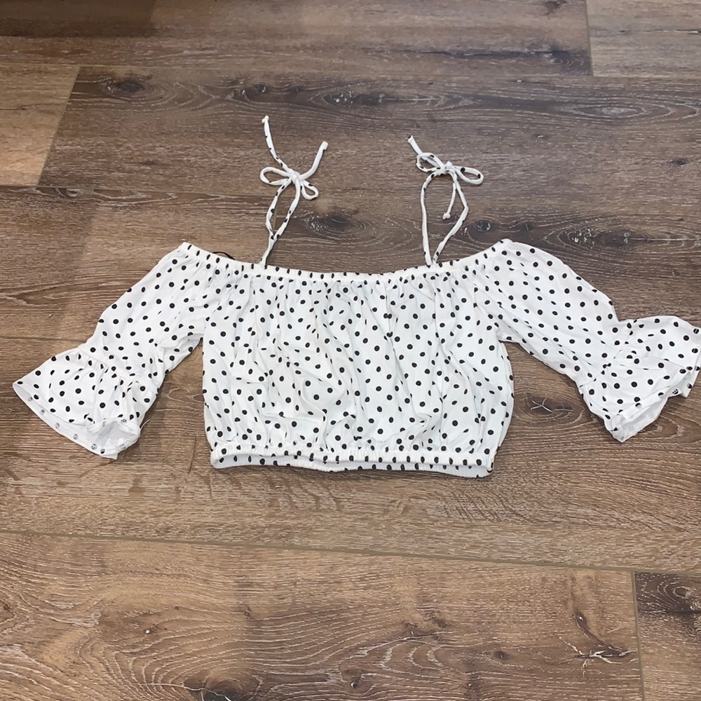 FOREVER 21 white and black polka dot crop top